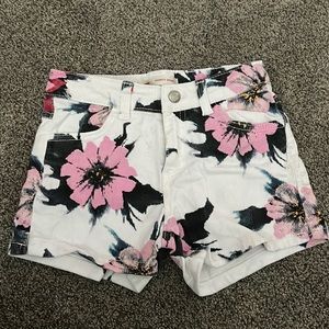 Girls Levi’s Shorts